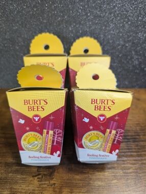 Burt's Bees Festive Gift Set Pomegranate Lip Balm & Lemon Cuticle Cream 4 Pack
